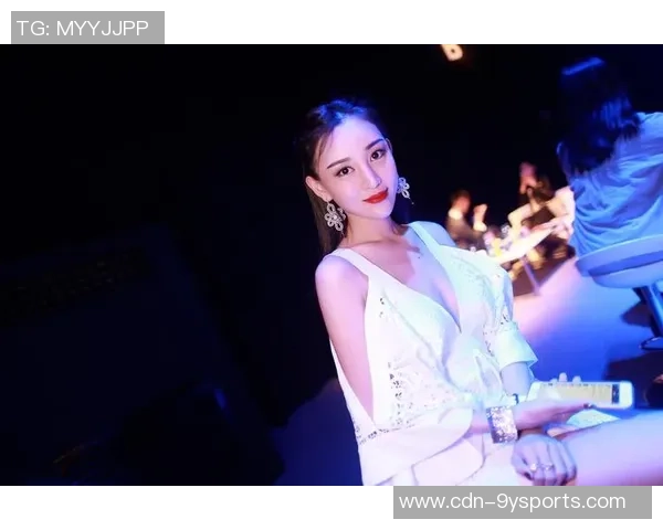 足球宝贝夹手机的创意玩法与时尚潮流的完美结合探讨